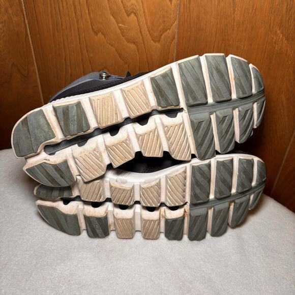 On Cloud Waterproof Shoes Women’s 7 Gray Black Hiking Running Sneakers CloudTec - Picture 7 of 7